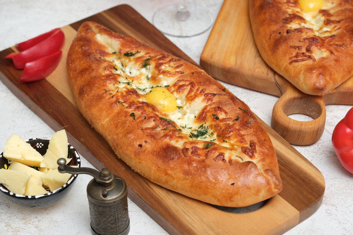 Хачапури по-аджарски: кулинарный шедевр на вашей кухне