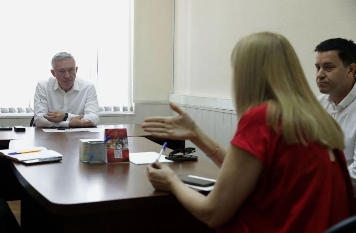 Сегодня председатель Волгоградской городской Думы Владлен Колесников встретился с жителями в рамках очередного личного приёма