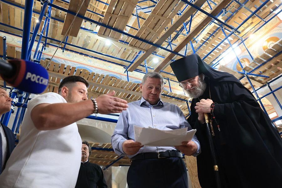 Инвестпроекты, традиции, благоустройство: губернатор Андрей Бочаров обсудил с урюпинцами развитие территории Инвестпроекты, традиции, благоустройство: губернатор Андрей Бочаров обсудил с урюпинцами развитие территории