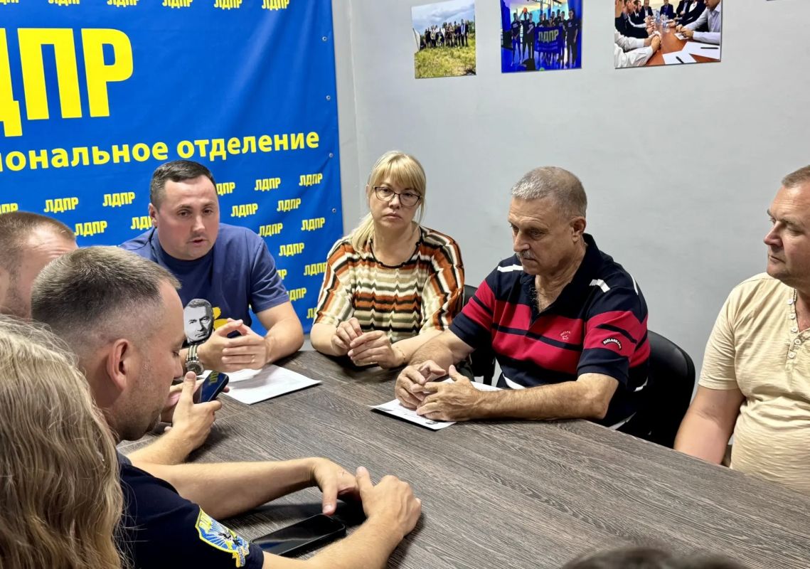 Актуальные вопросы поддержки российских семей обсуждались в ходе «Открытого диалога» Актуальные вопросы поддержки российских семей обсуждались в ходе «Открытого диалога»