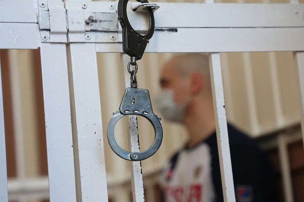 Тракторозаводский районный суд Волгограда арестовал троих жителей города Николаевска, обвиняемых в крупном мошенничестве с недвижимостью
