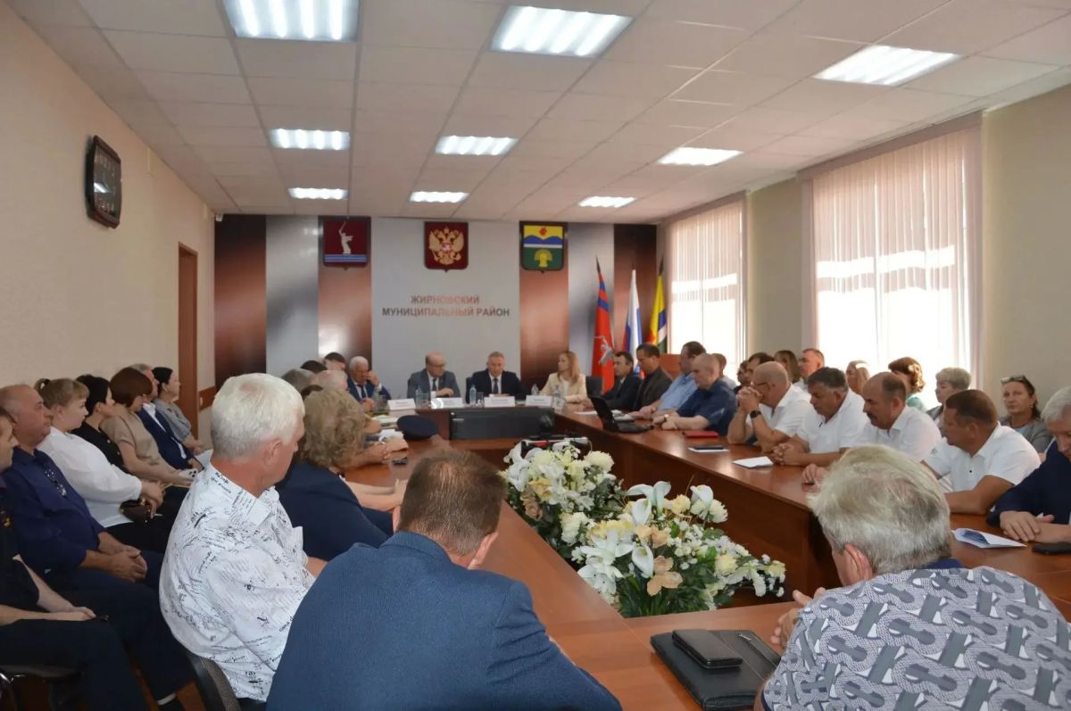 Председатель комитета облдумы по аграрной политике и биологической защите Александр Шевченко посетил Котовский, Жирновский и Камышинский районы Председатель комитета облдумы по аграрной политике и биологической защите Александр Шевченко посетил Котовский, Жирновский и Камышинский районы