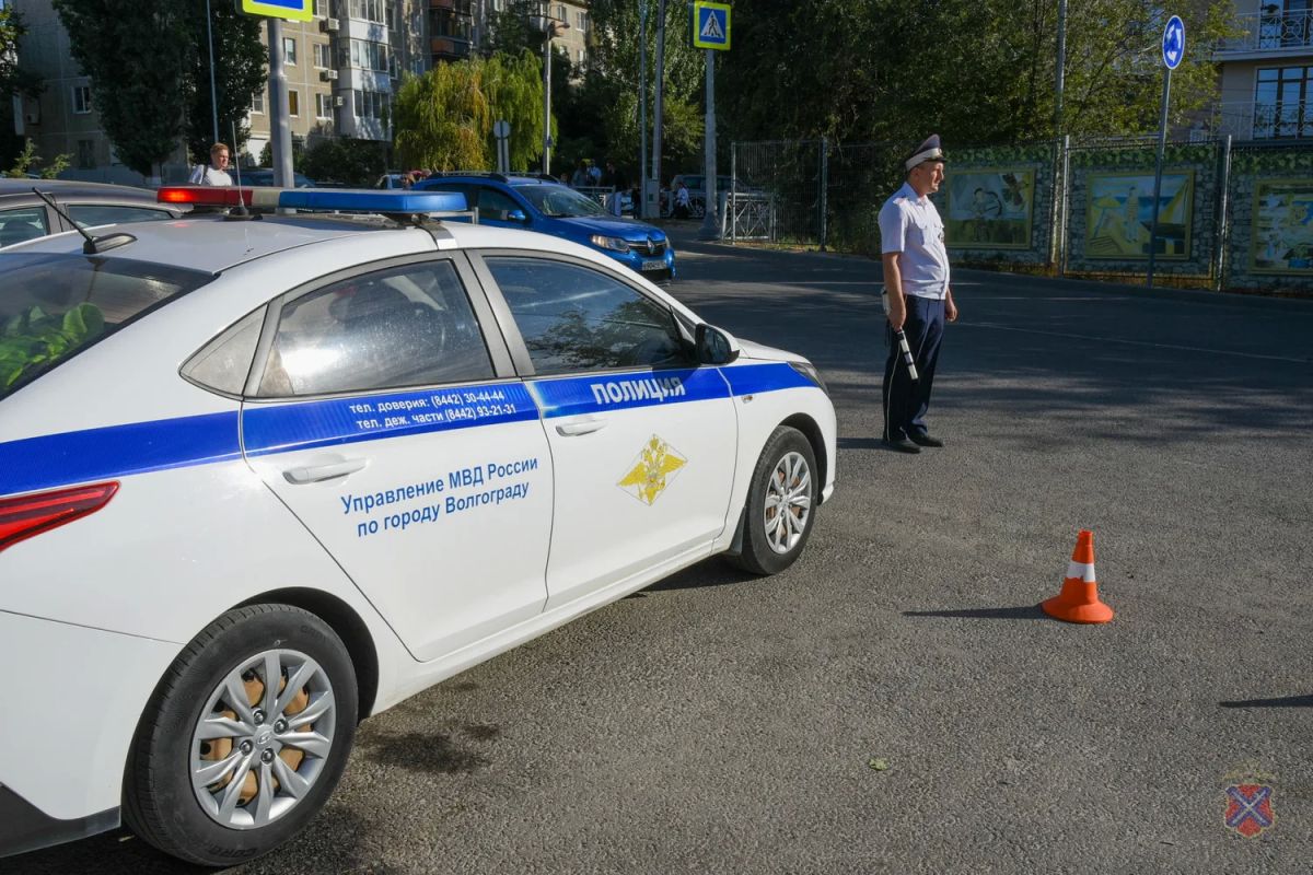 Полицейские Волгоградкой области обеспечивают охрану общественного порядка в учебных заведениях региона Полицейские Волгоградкой области обеспечивают охрану общественного порядка в учебных заведениях региона