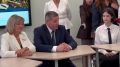 Губернатор Андрей Бочаров посетил обновленную гимназию № 14 в Волгограде