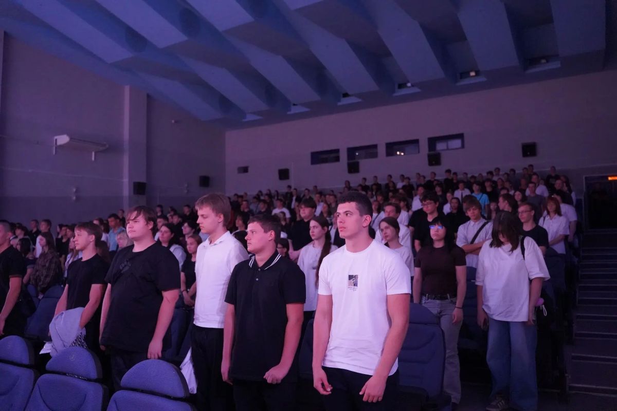 Сегодня в «Юности Волжского» прошло мероприятие «Террору.нет», посвящённое Дню памяти трагедии в Беслане Сегодня в «Юности Волжского» прошло мероприятие «Террору.нет», посвящённое Дню памяти трагедии в Беслане