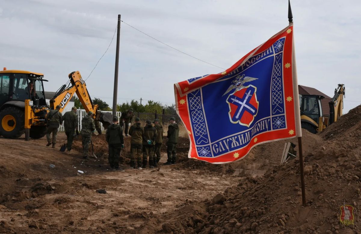 Начальник Главка Павел Гищенко и руководство силовых ведомств приняли участие в открытии Вахты Памяти на месте немецкого пересыльного лагеря «ДУЛАГ 205» Начальник Главка Павел Гищенко и руководство силовых ведомств приняли участие в открытии Вахты Памяти на месте немецкого пересыльного лагеря «ДУЛАГ 205»