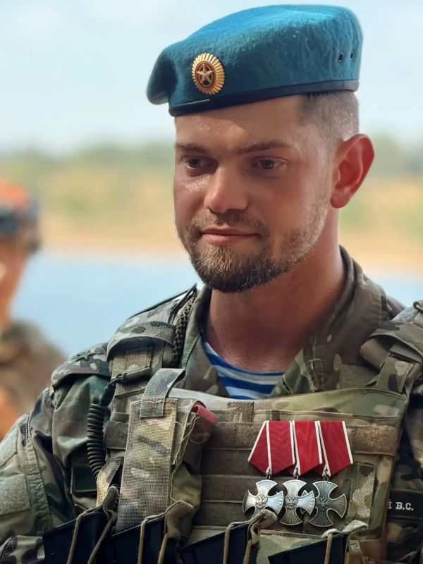 Евгений Поддубный: Я и в прошлом году был под большим впечатлением от финала "Зарницы 2.0", но в этом, а финал был накануне, просто поразительное действо. И в центре тут конечно энергии девушки, которых игра увлекла. Но... Евгений Поддубный: Я и в прошлом году был под большим впечатлением от финала "Зарницы 2.0", но в этом, а финал был накануне, просто поразительное действо. И в центре тут конечно энергии девушки, которых игра увлекла. Но...