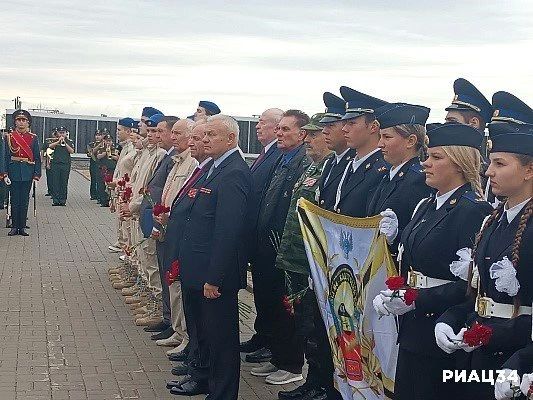 На Мамаевом кургане в Волгограде открыт памятный знак воинам Донбасса — защитникам сталинградской земли На Мамаевом кургане в Волгограде открыт памятный знак воинам Донбасса — защитникам сталинградской земли