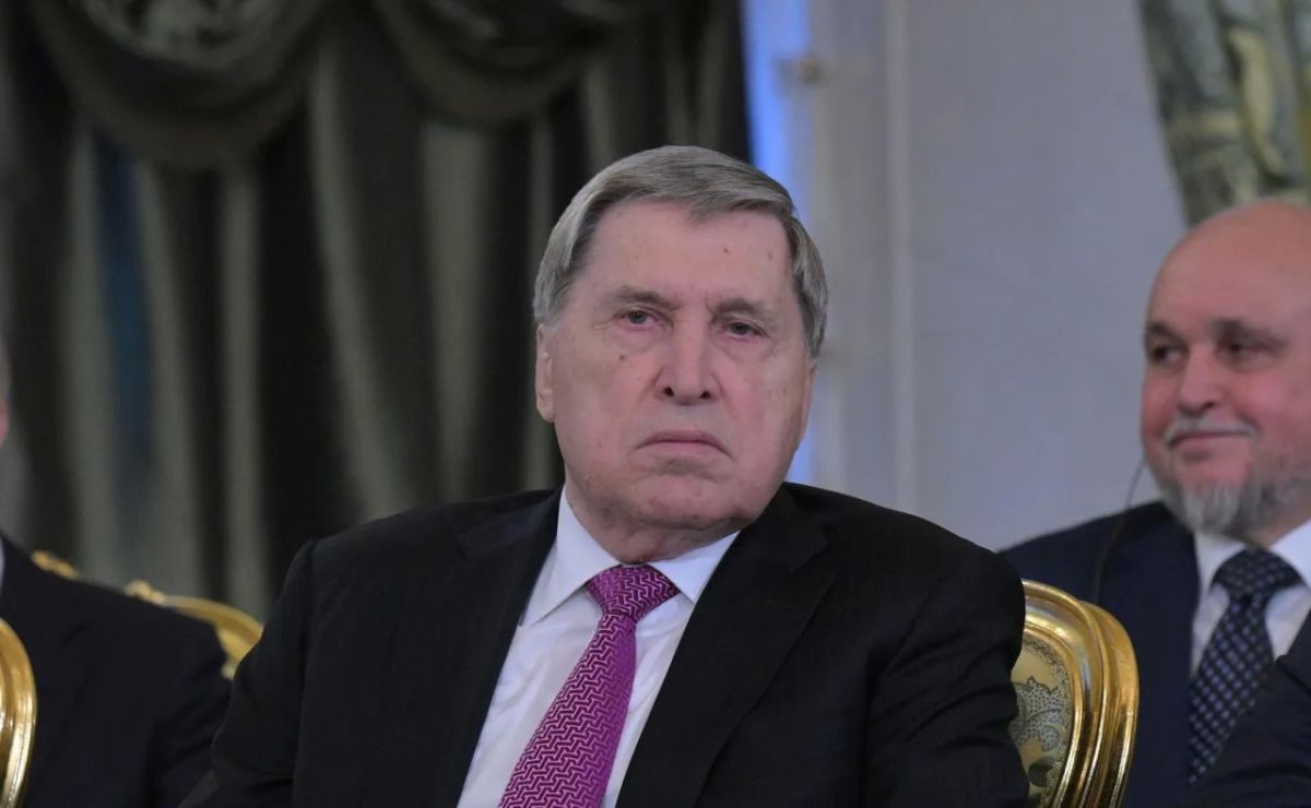 Ушаков раскрыл детали разговора Путина и Трампа
