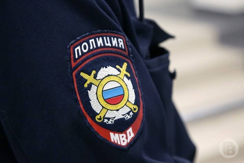 Жительница Волгоградской области передала неизвестному 13 миллионов рублей, мошенники убедили женщину проверить свои сбережения на причастность к финансированию ВСУ, сообщили в ГУ МВД по региону