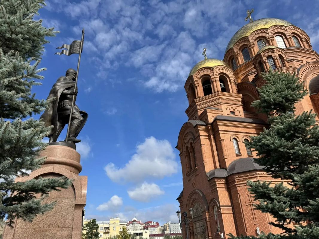 В Волгограде завершили реконструкцию площади Павших Борцов В Волгограде завершили реконструкцию площади Павших Борцов