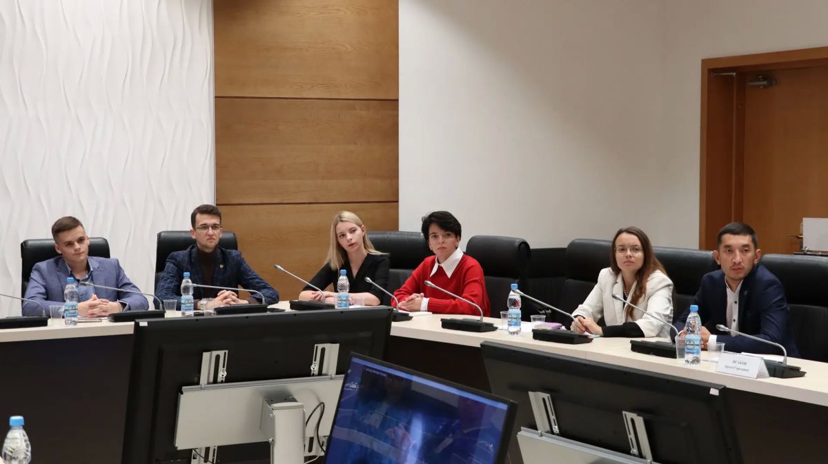 Молодежный парламент региона выступил с инициативой внести поправки в областной закон о патриотическом и духовно-нравственном воспитании Молодежный парламент региона выступил с инициативой внести поправки в областной закон о патриотическом и духовно-нравственном воспитании