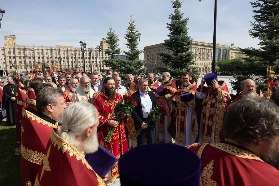 12 сентября Русская православная церковь отмечает день перенесение мощей святого благоверного великого князя Александра Невского, и сегодня главный храм Волгограда - АлександроНевский кафедральный собор - празднует свой... 12 сентября Русская православная церковь отмечает день перенесение мощей святого благоверного великого князя Александра Невского, и сегодня главный храм Волгограда - АлександроНевский кафедральный собор - празднует свой...