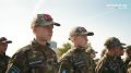 Все истории наших «Зарниц» начинаются именно так: звуки оркестра, чёткая чеканка шагов, вынос знамён и стройный марш рот — в этих моментах особенно ощущается мощный дух игры