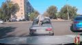 В Волгограде накажут водителя, перевозившего пассажира на крыше автомобиля