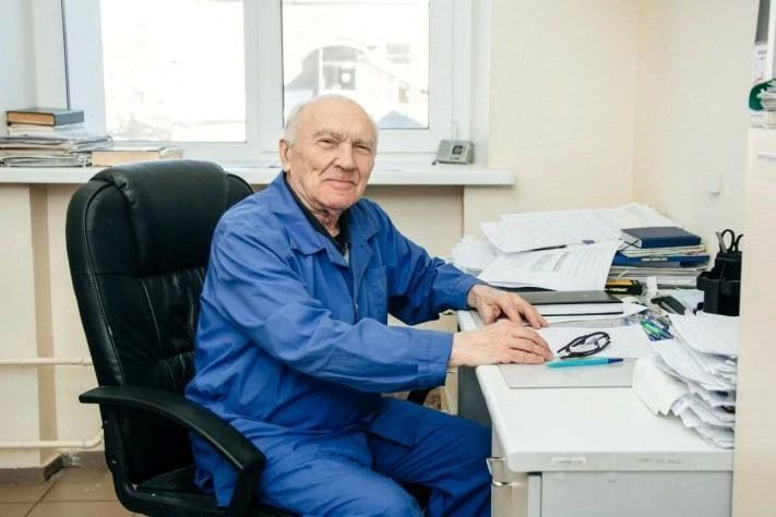 Следующий герой рубрики «Лица Роспотребнадзора» — Анатолий Васильевич Липницкий, заслуженный деятель науки Российской Федерации, доктор медицинских наук, профессор, главный научный сотрудник лаборатории особо опасных микозов... Следующий герой рубрики «Лица Роспотребнадзора» — Анатолий Васильевич Липницкий, заслуженный деятель науки Российской Федерации, доктор медицинских наук, профессор, главный научный сотрудник лаборатории особо опасных микозов...