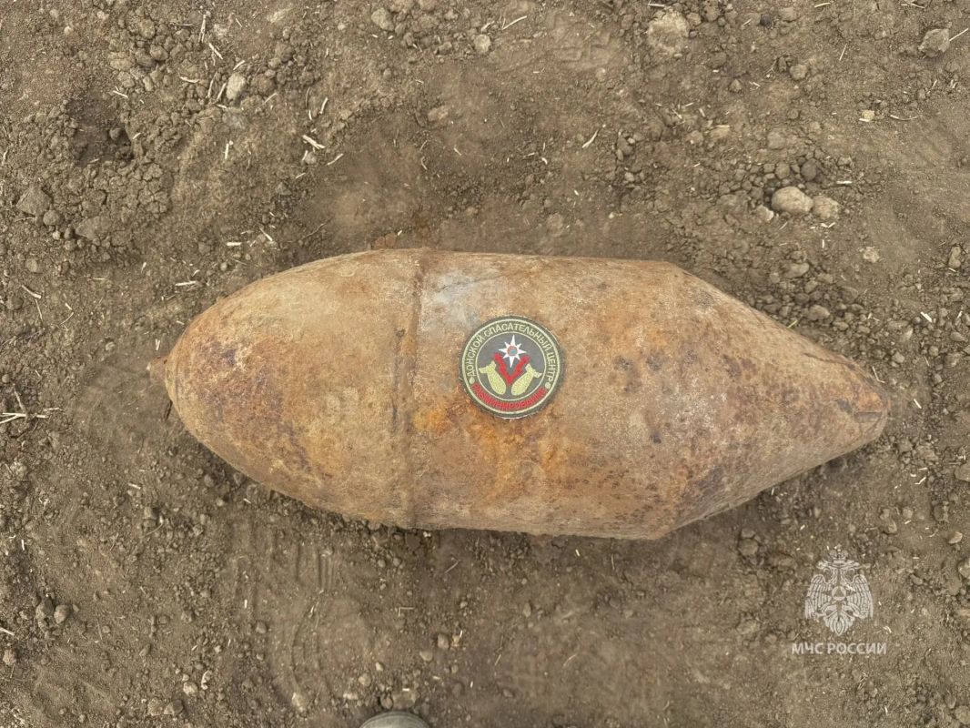 В Волгоградской области саперы МЧС России уничтожили две авиабомбы В Волгоградской области саперы МЧС России уничтожили две авиабомбы