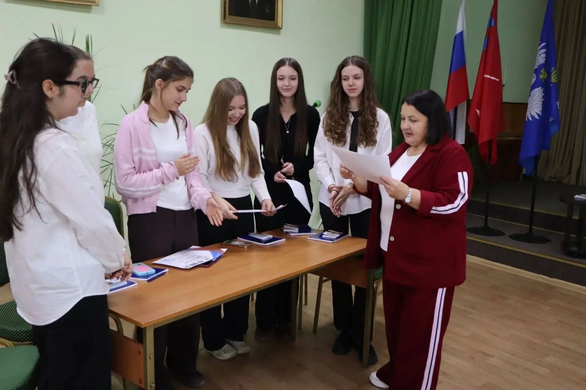 В Волгоградской области более 1200 школьников и студентов приняли участие в квестах "Я – грамотный избиратель!" В Волгоградской области более 1200 школьников и студентов приняли участие в квестах "Я – грамотный избиратель!"