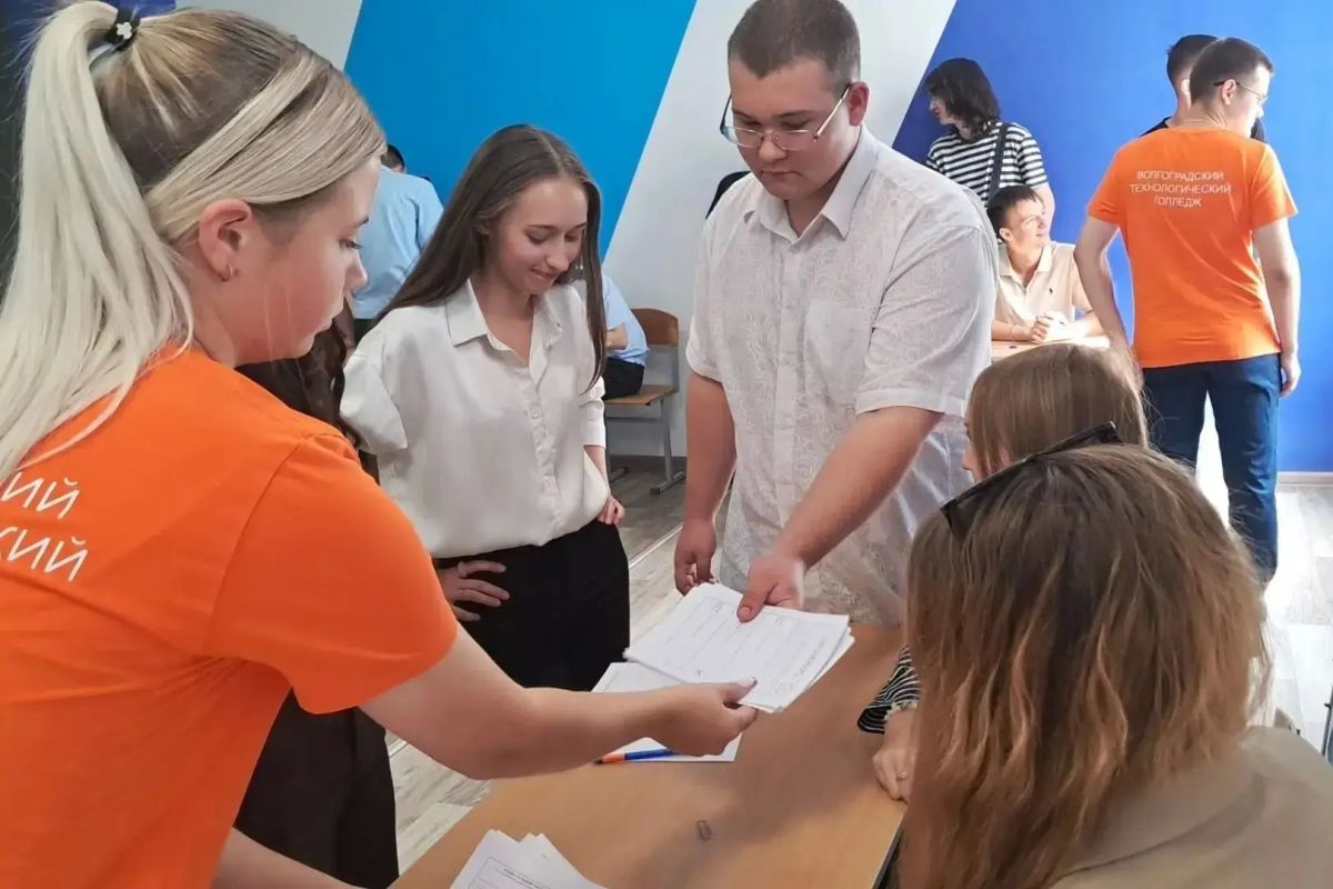 В Волгоградской области более 1200 школьников и студентов приняли участие в квестах "Я – грамотный избиратель!" В Волгоградской области более 1200 школьников и студентов приняли участие в квестах "Я – грамотный избиратель!"