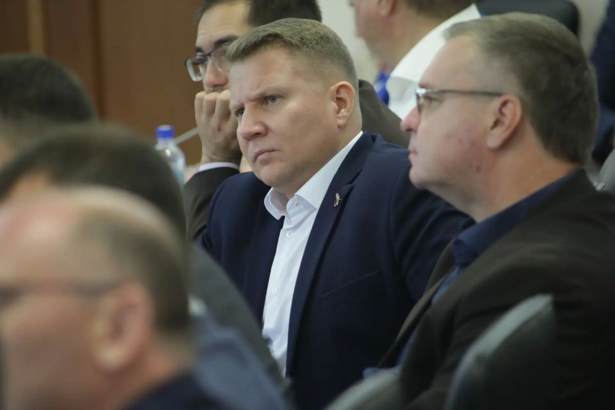 Наименование «Сквер им. Говорухина» официально закреплено за новой общественной территорией Наименование «Сквер им. Говорухина» официально закреплено за новой общественной территорией