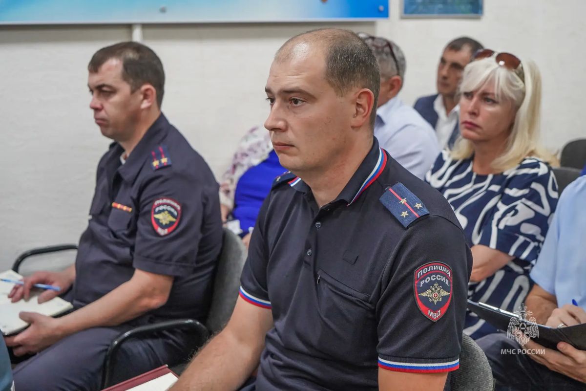 #БудниМЧС. Накануне, в региональном главке МЧС России прошло служебное совещание, темой которого стала подготовка к предстоящим учениям по гражданской обороне #БудниМЧС. Накануне, в региональном главке МЧС России прошло служебное совещание, темой которого стала подготовка к предстоящим учениям по гражданской обороне