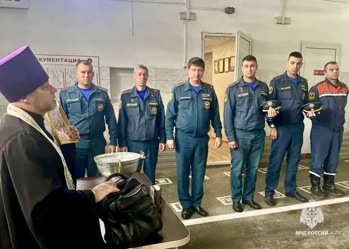 С молитвой и благословением на службу С молитвой и благословением на службу