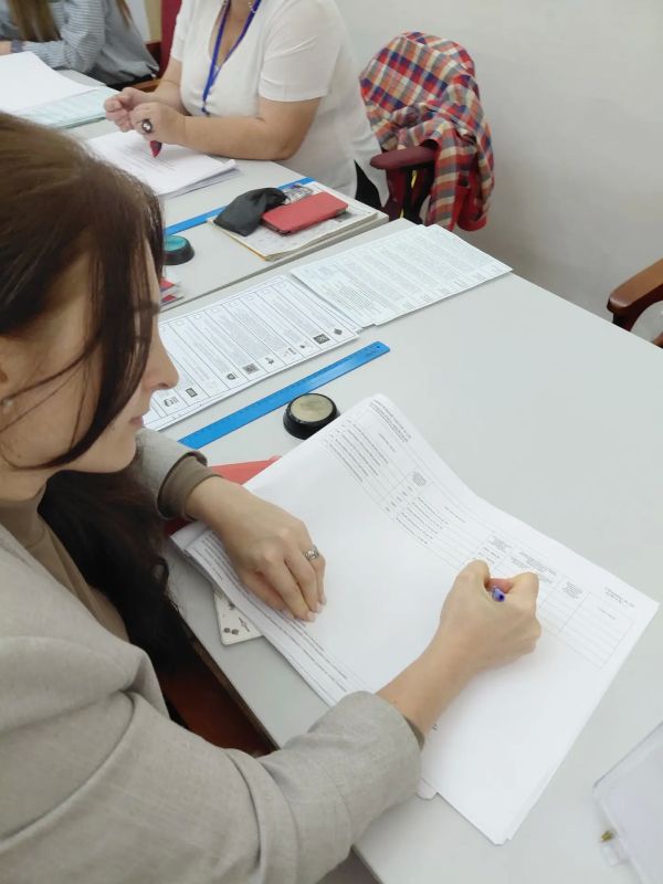 Сегодня с 8 утра в Волжском начали работу 90 избирательных участков Сегодня с 8 утра в Волжском начали работу 90 избирательных участков