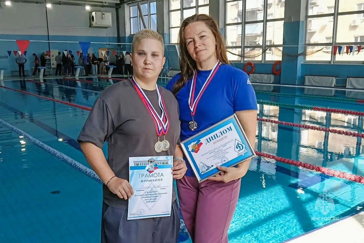 Сотрудники МЧС России завоевали "серебро" Чемпионата «Динамо» по плаванию Сотрудники МЧС России завоевали "серебро" Чемпионата «Динамо» по плаванию