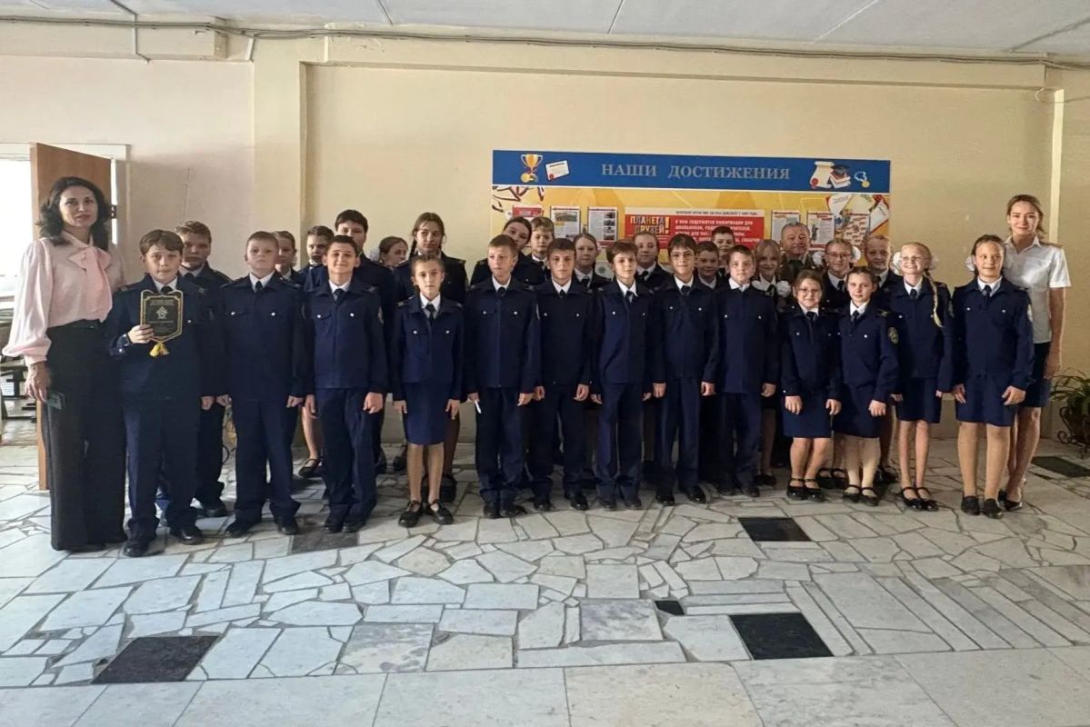 В Волгограде состоялось торжественное посвящение школьников в кадеты В Волгограде состоялось торжественное посвящение школьников в кадеты