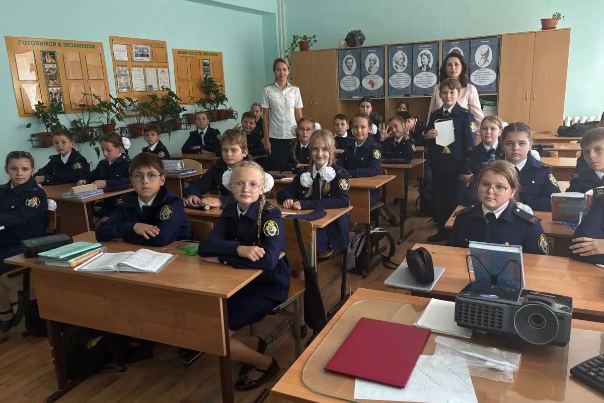 В Волгограде состоялось торжественное посвящение школьников в кадеты В Волгограде состоялось торжественное посвящение школьников в кадеты