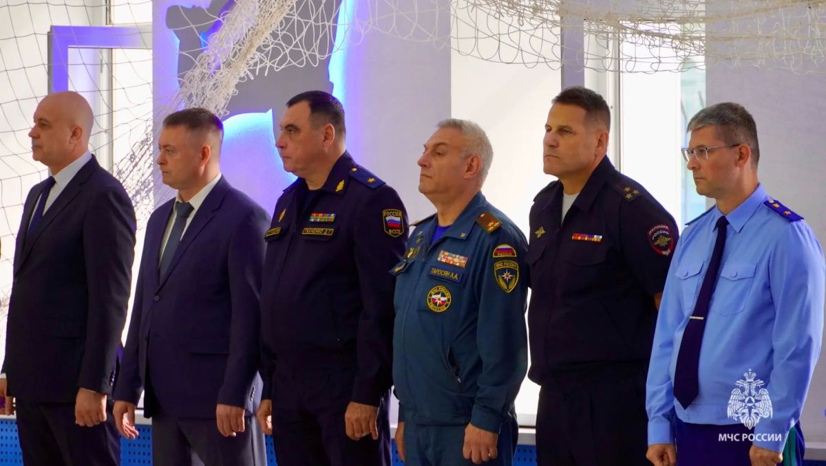 Волгоградские спасатели приняли участие в турнире по мини-футболу Волгоградские спасатели приняли участие в турнире по мини-футболу