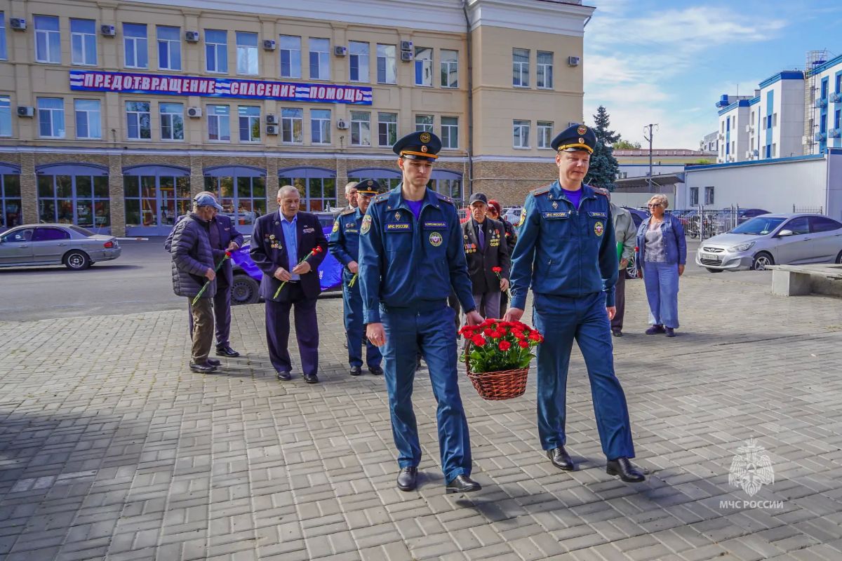 Ветераны и сотрудники МЧС России вспомнили ликвидаторов челябинской радиационной аварии Ветераны и сотрудники МЧС России вспомнили ликвидаторов челябинской радиационной аварии