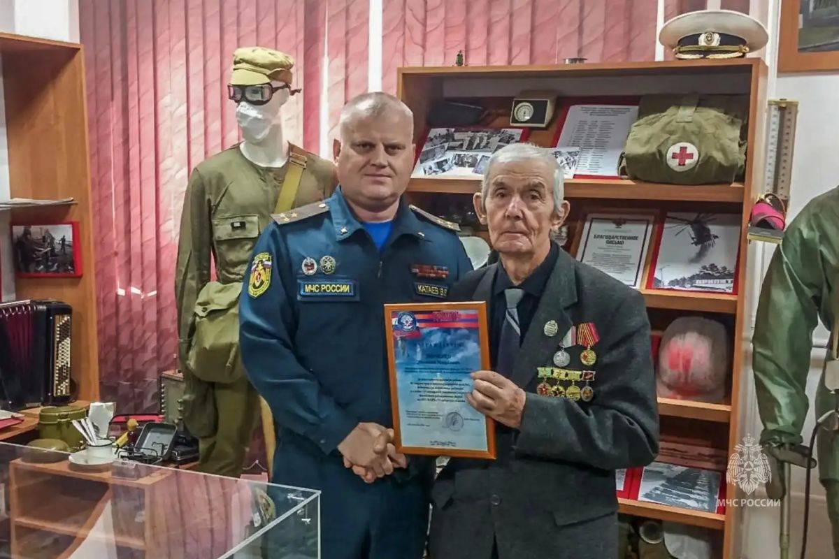 Ветераны и сотрудники МЧС России вспомнили ликвидаторов челябинской радиационной аварии Ветераны и сотрудники МЧС России вспомнили ликвидаторов челябинской радиационной аварии