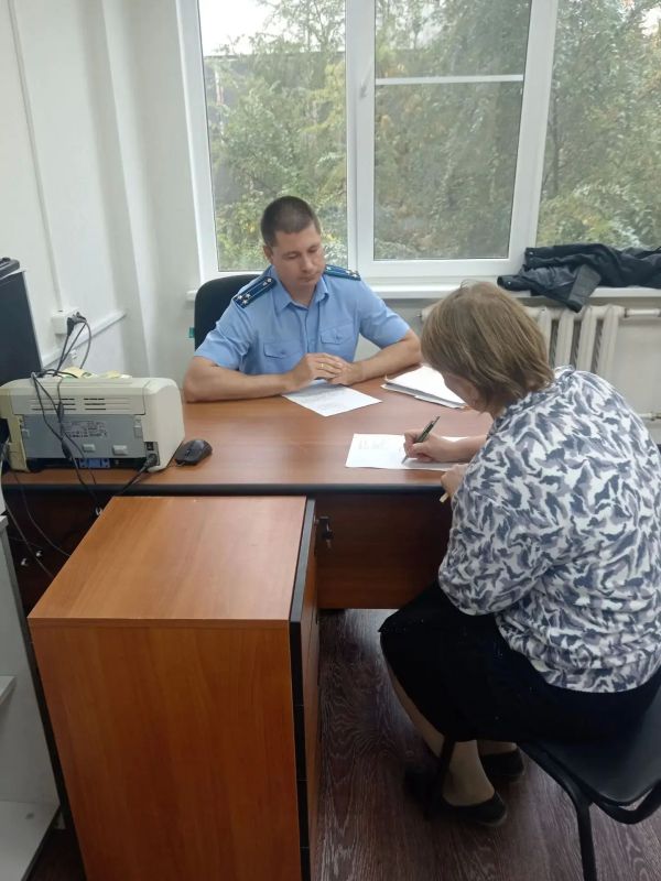 Камышинским городским прокурором Волгоградской области Михаилом Андреевым проведен личный выездной приём сотрудников ООО "Камышинский Машзавод" Камышинским городским прокурором Волгоградской области Михаилом Андреевым проведен личный выездной приём сотрудников ООО "Камышинский Машзавод"