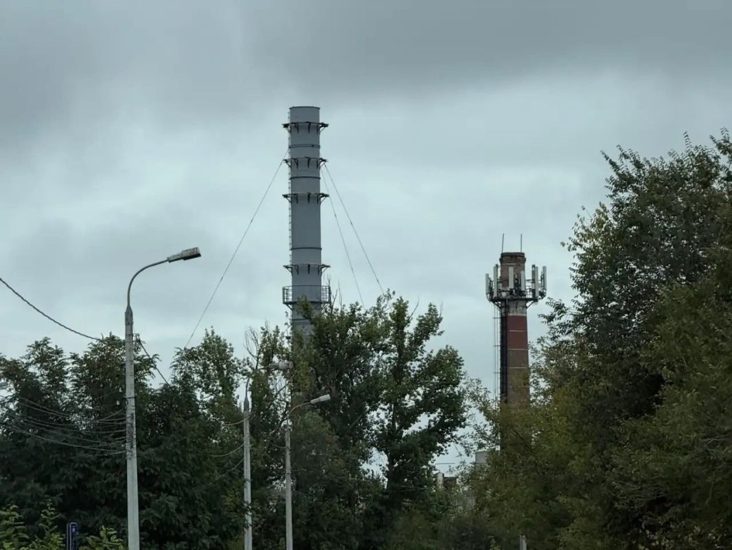 Новую 45-метровую дымовую трубу установили в Волгограде