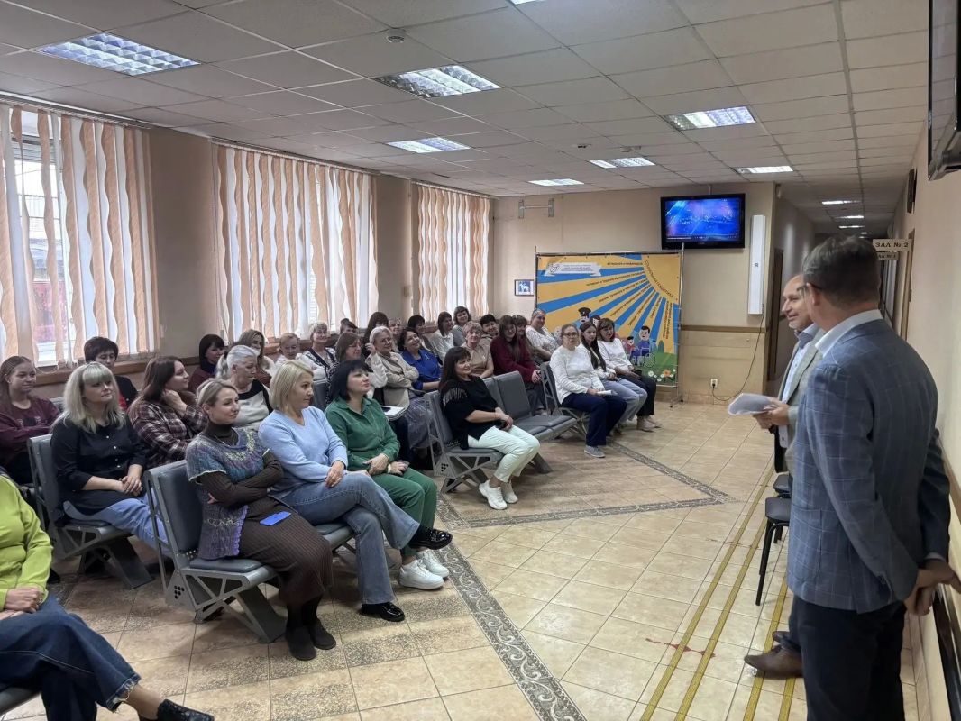 Встреча по проблемам ЖКХ в Волжском Встреча по проблемам ЖКХ в Волжском