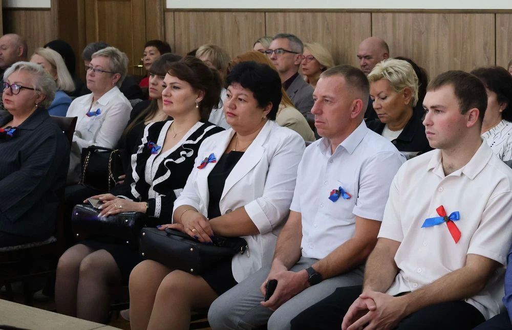 Сегодня ДК профсоюзов состоялась торжественная церемония награждения «Славим человека труда!» Сегодня ДК профсоюзов состоялась торжественная церемония награждения «Славим человека труда!»