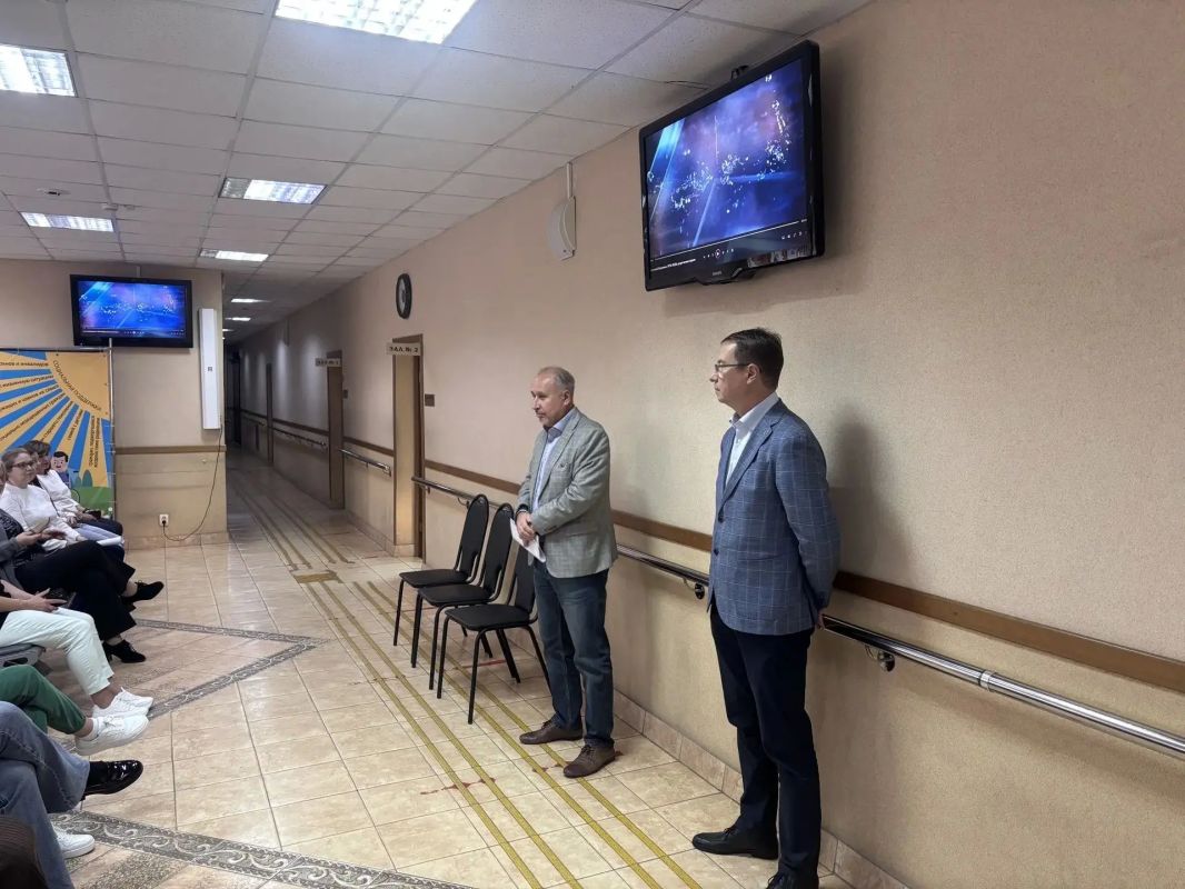 Встреча по проблемам ЖКХ в Волжском Встреча по проблемам ЖКХ в Волжском