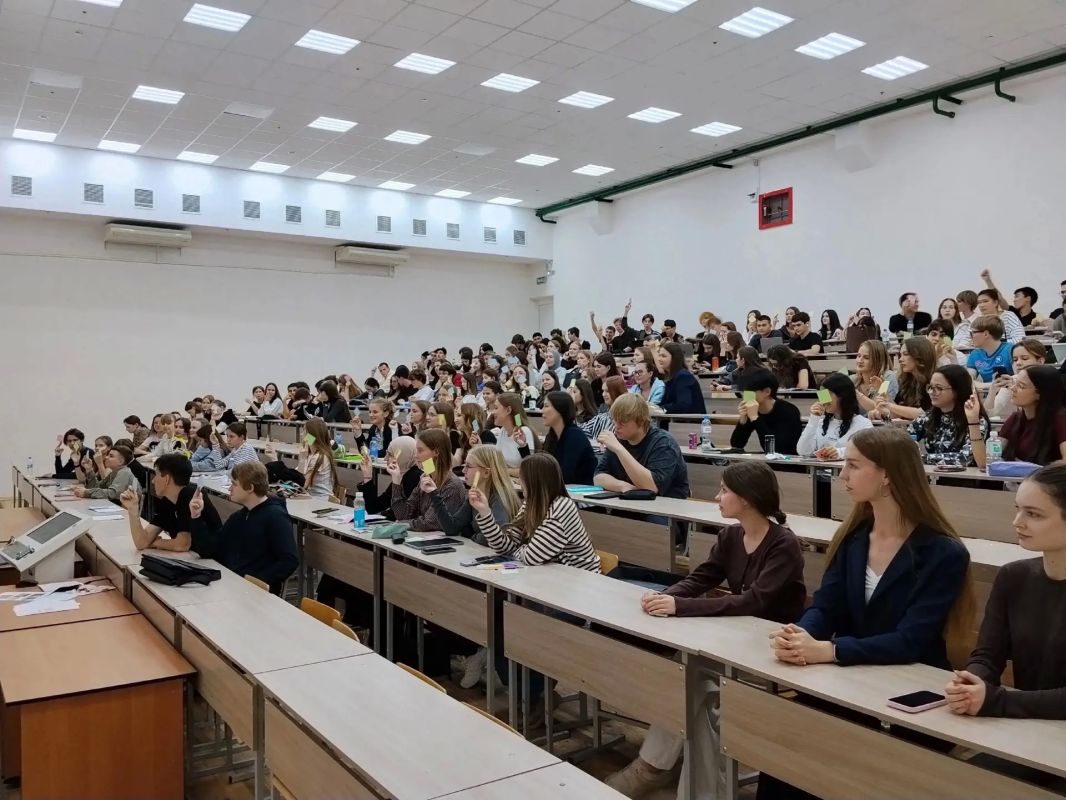 Творить, изучать новое, создавать проекты или помогать другим Творить, изучать новое, создавать проекты или помогать другим