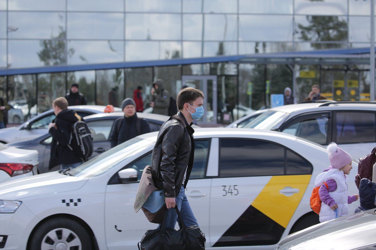 В аэропорту Волгограда задержано семь рейсов, еще два отменены