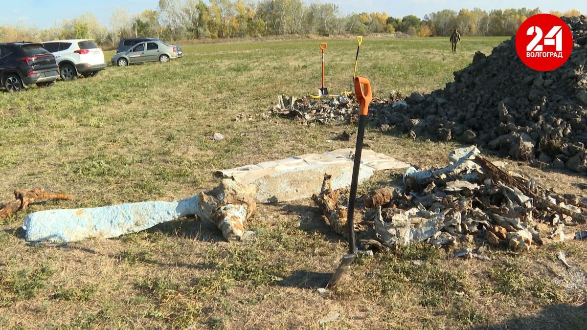 Под Волгоградом нашли останки самолета времен Великой Отечественной войны Под Волгоградом нашли останки самолета времен Великой Отечественной войны