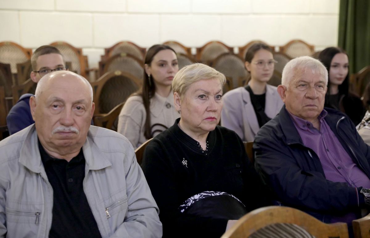 Накануне вечером в Волгограде прошли публичные слушания, посвящённые планируемым изменениям действующего Устава городагероя Накануне вечером в Волгограде прошли публичные слушания, посвящённые планируемым изменениям действующего Устава городагероя