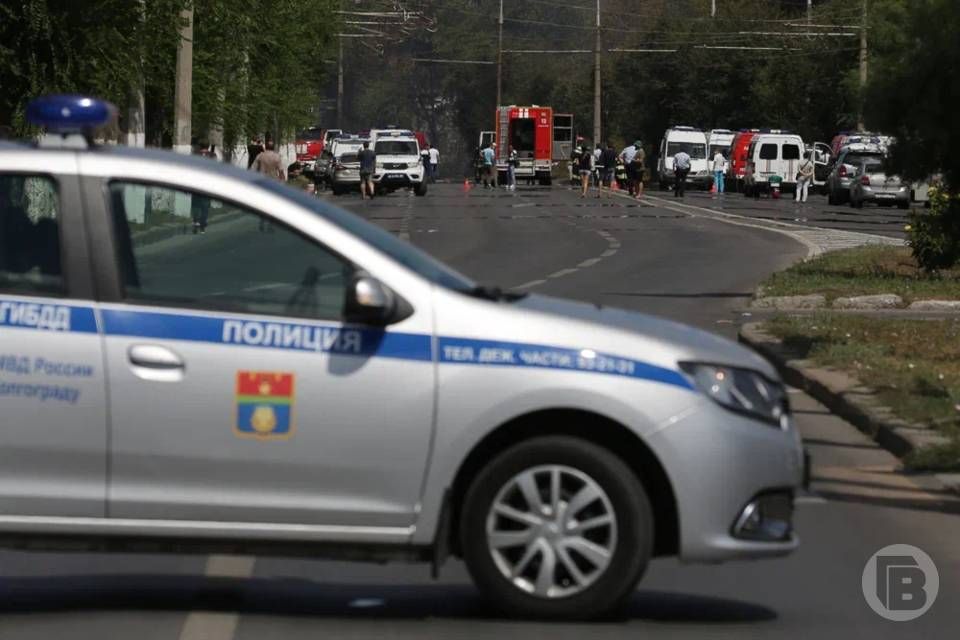 Автомобиль перевернулся по улице Комсомольской в Центральном районе Волгограда, пострадавших нет, обстоятельства ДТП устанавливаются, сообщили «Городским вестям» в МВД