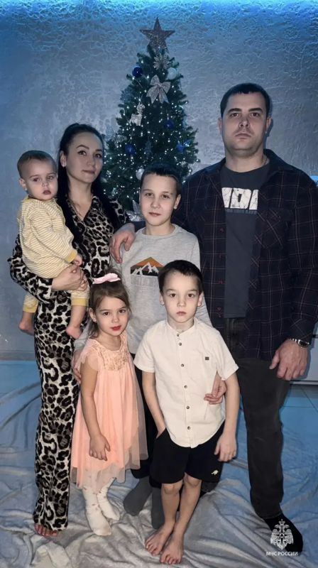 Сила в семье: за плечами спасателя — надёжная опора и любовь Сила в семье: за плечами спасателя — надёжная опора и любовь
