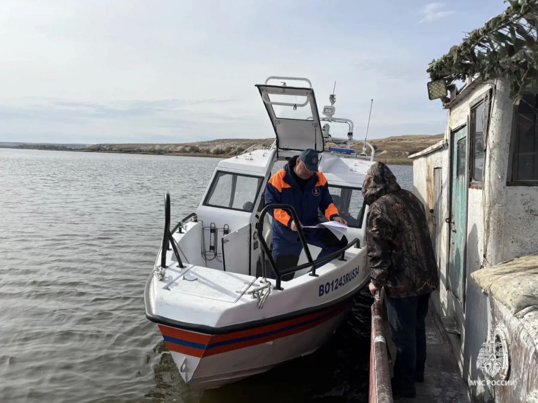 Безопасность на водоемах. Профилактические рейды прошли по массовым местам активного отдыха любителей рыбной ловли в Калачевском, Иловлинском и Фроловском районах Волгоградской области с участием Главного государственного... Безопасность на водоемах. Профилактические рейды прошли по массовым местам активного отдыха любителей рыбной ловли в Калачевском, Иловлинском и Фроловском районах Волгоградской области с участием Главного государственного...