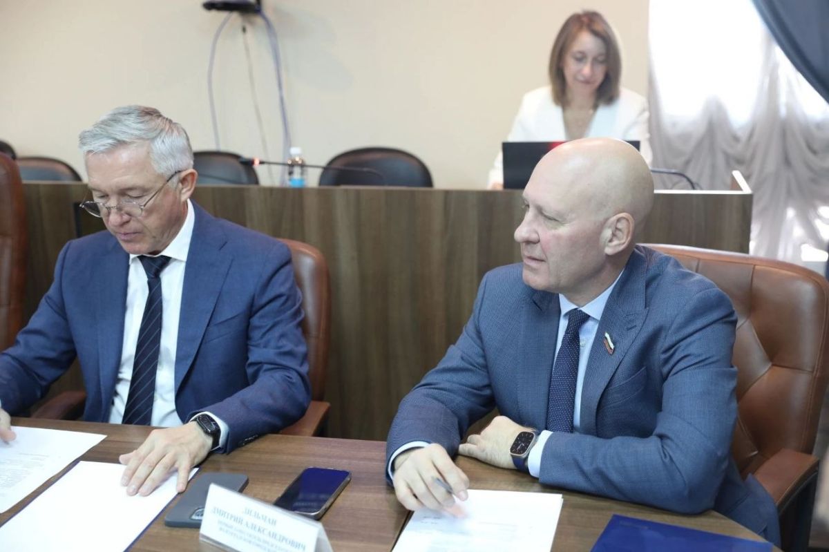Председатель Волгоградской городской Думы Владлен Колесников и вицеспикеры Дмитрий Дильман и Геннадий Кузнецов приняли участие в заседании расширенной коллегии Контрольносчётной палаты Волгограда Председатель Волгоградской городской Думы Владлен Колесников и вицеспикеры Дмитрий Дильман и Геннадий Кузнецов приняли участие в заседании расширенной коллегии Контрольносчётной палаты Волгограда