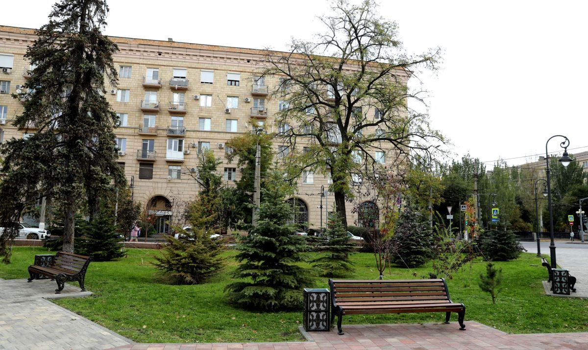 Сквер имени Симбирцева в последние месяцы стал одной из любимых точек притяжения волгоградцев Сквер имени Симбирцева в последние месяцы стал одной из любимых точек притяжения волгоградцев