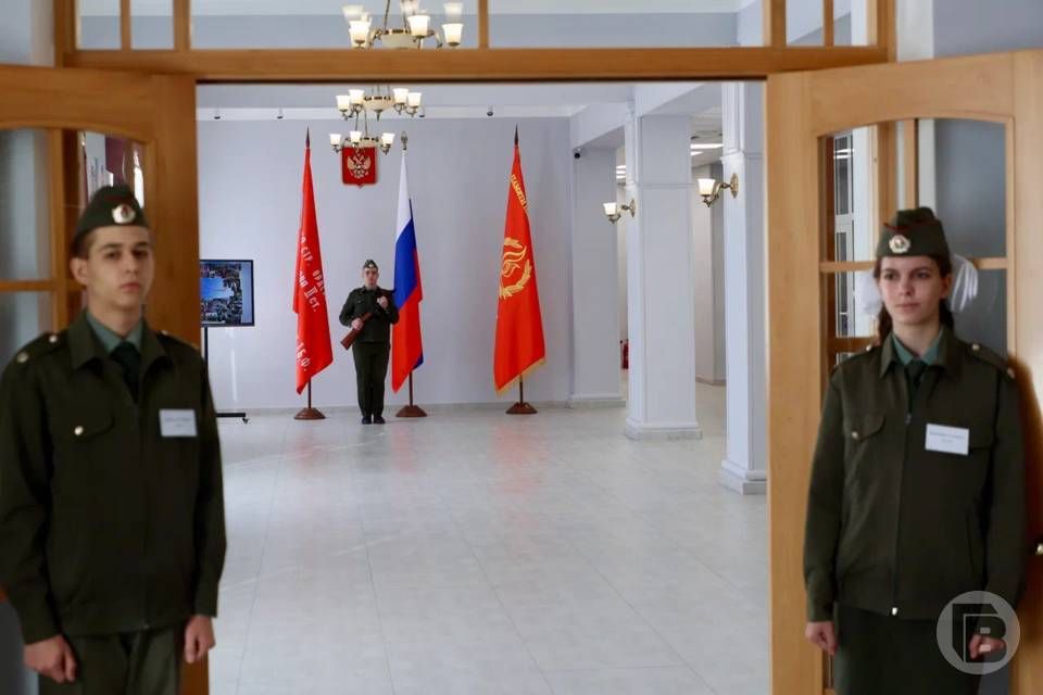 Президент России Владимир Путин поддержал предложение всегда проводить финалы «Зарницы 2.0» в Волгоградской области, сообщил губернатор региона Андрей Бочаров в ходе осмотра обновленного помещения Поста № 1