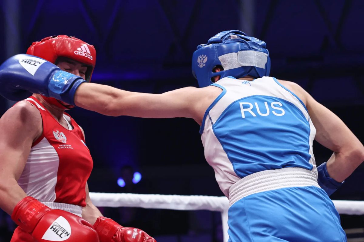 Спортсменка из Фролово Варвара Чеботарева стала серебряным призером чемпионата России по боксу Спортсменка из Фролово Варвара Чеботарева стала серебряным призером чемпионата России по боксу