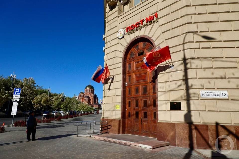 Президент России Владимир Путин поддержал предложение всегда проводить финалы «Зарницы 2.0» в Волгоградской области, сообщил губернатор региона Андрей Бочаров в ходе осмотра обновленного помещения Поста № 1 Президент России Владимир Путин поддержал предложение всегда проводить финалы «Зарницы 2.0» в Волгоградской области, сообщил губернатор региона Андрей Бочаров в ходе осмотра обновленного помещения Поста № 1
